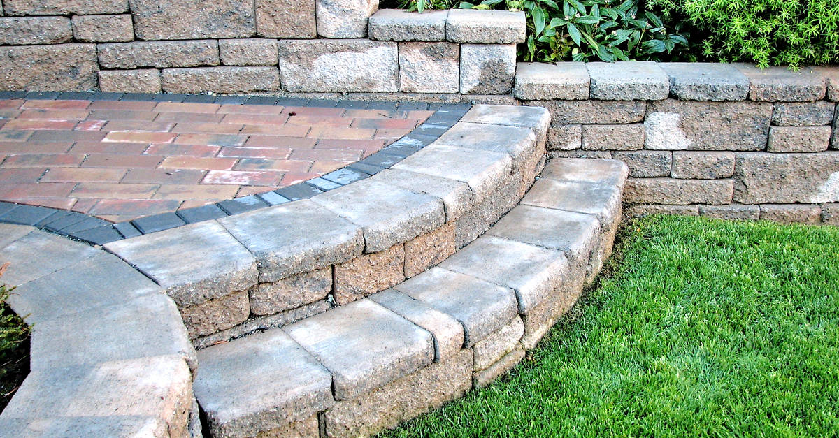 How To Build Steps With Pavers Trim, How To Build Steps Using Patio Block